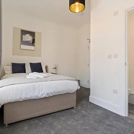Сasa de vacaciones 4 Bedroom 4 Bathroom House - Location - Free Parking, Fast Wifi And Smart Tvs - Perfect For Contractors And Groups - By Yoko *