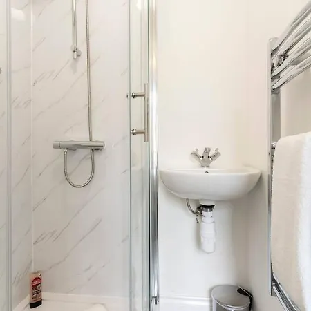 Сasa de vacaciones 4 Bedroom 4 Bathroom House - Location - Free Parking, Fast Wifi And Smart Tvs - Perfect For Contractors And Groups - By Yoko *
