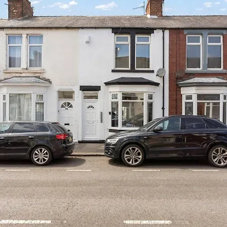 4 Bedroom 4 Bathroom House - Location - Free Parking, Fast Wifi And Smart Tvs - Perfect For Contractors And Groups - By Yoko Redcar
